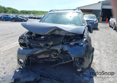 2015 Toyota Rav4 Xle z USA, uszkodzony, nr VIN JTMWFREV0FD071444